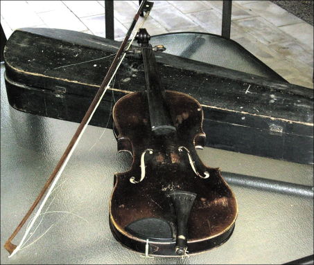 Tom's violin